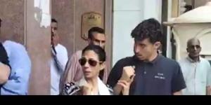 شاهد.. الحزن يسيطر علي حفيد سميحة أيوب - هرم مصر