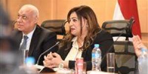 سامية سامي تم تسيير 421 رحلة طيران و180حافلة سياحية هذا الموسم - هرم مصر