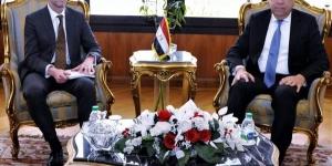 وزير الطيران المدني يلتقي وفد البنك الأوروبي لبحث فرص التعاون - هرم مصر