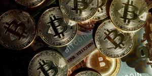 البيتكوين فوق 105787 دولاراً - هرم مصر