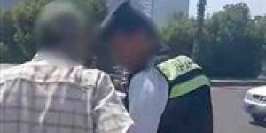 "ضربوه وصوروه.. ضبط متهمين اعتدوا على فرد مرور بالجيزة ونشروا الفيديو - هرم مصر