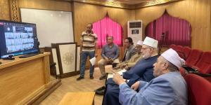 وكيل الأزهر ورئيس القطاع يتابعان امتحانات الثانوية من غرفة العمليات - هرم مصر