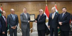 «رئيس قضايا الدولة» يستقبل وفد المحكمة الدستورية العليا.. صور - هرم مصر