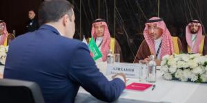 وزير الصناعة يبحث فرص تعزيز التعاون الصناعي مع نظيره الروسي - هرم مصر