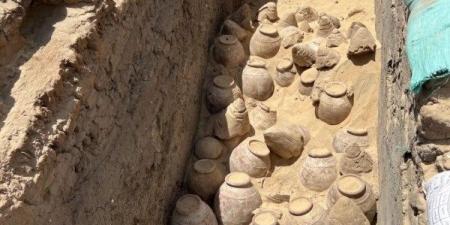 اكتشاف مذهل بجوار جثمان أول فرعون تحكم مصر.. ماذا وجدوا في مقبرتها؟ - هرم مصر