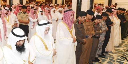 المصلون يؤدون صلاة عيد الأضحى في جدة - هرم مصر