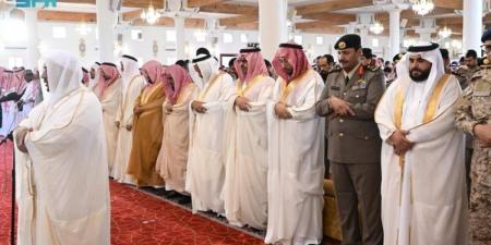 نائب أمير منطقة عسير يؤدي صلاة عيد الأضحى - هرم مصر