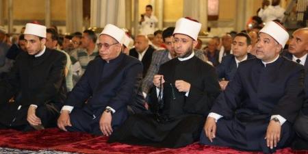 وزير الأوقاف يشهد صلاة الجمعة بمسجد سيدنا الإمام الحسين بالقاهرة - هرم مصر