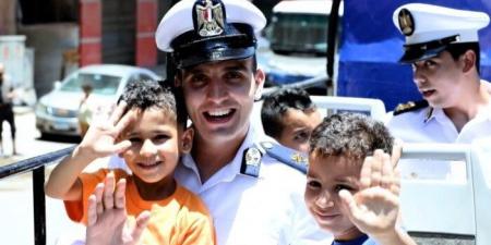 «بيصبح علينا العيد».. الداخلية تُشارك المواطنين الاحتفال بعيد الأضحى المبارك (فيديو) - هرم مصر