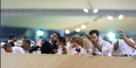 شاهد.. الحجاج يرمون جمرة العقبة الكبرى بعد اكتمال خطط تفويجهم لـ"منى" - هرم مصر