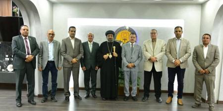 تهنئة مطرانية الوادي الجديد والواحات لقيادات المحافظة بعيد الأضحى| صور - هرم مصر