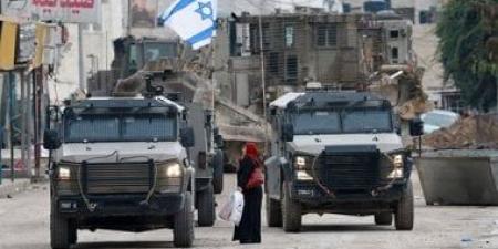 مصادر فلسطينية: الاحتلال يقتحم قرى وبلدات شمال طولكرم ويعتقل شابين - هرم مصر