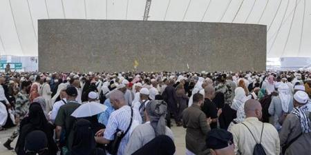 الحجَّاج يرمون جمرات ثالث أيام التشريق ويودِّعون منى - هرم مصر