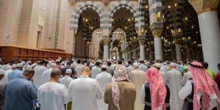 خطيب المسجد النبوي يوصي المسلمين بالمداومة على الحسنات وتجنب السيئات - هرم مصر