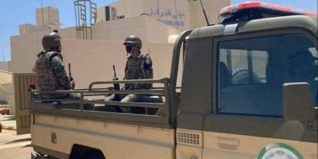 القبض على مخالفَيْن لتهريبهما (35) كجم من القات بـفيفا - هرم مصر