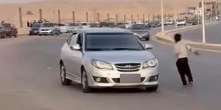 الداخلية تكشف ملابسات فيديو لطالب يلهو بمنتصف أحد المحاور بالمقطم - هرم مصر