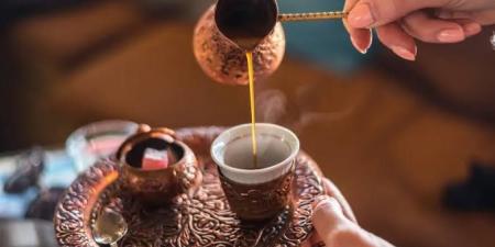 هل القهوة ترفع الضغط؟ خبراء يوضحون الحقيقة الكاملة - هرم مصر