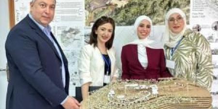 جامعة الزرقاء تشارك في مناقشات "تخرّج هندسة العمارة" بالعلوم والتكنولوجيا - هرم مصر