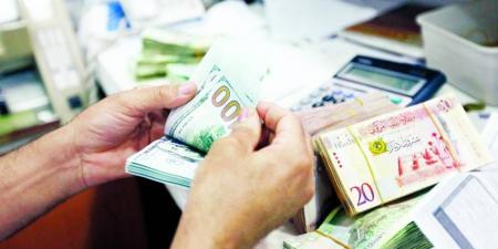 الدولار يتراجع وسط التركيز على الأوضاع بالمنطقة - هرم مصر