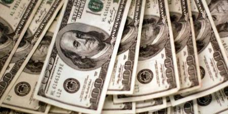 قفزة مفاجئة في سعر الدولار اليوم مقابل الجنيه تقلق الأسواق المصرية وتربك البنوك - هرم مصر