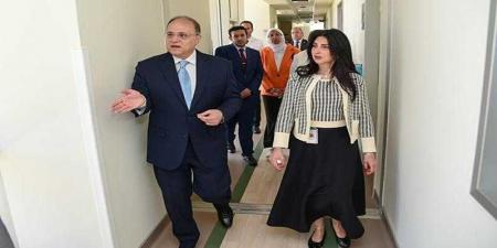 رئيس هيئة الدواء المصرية يزور مستشفى أهل مصر للحروق - هرم مصر