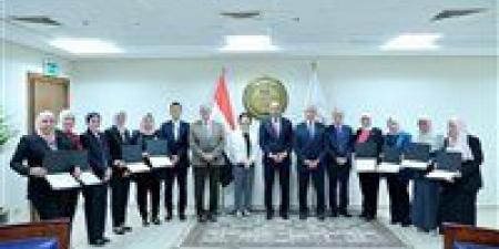 وزير التعليم ونائب رئيس هيئة التعاون الدولي اليابانية "جايكا" يكرمان الدفعة الرابعة من مدربي التوكاتسو - هرم مصر