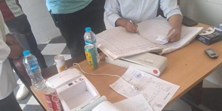 محافظ الأقصر يوجه بحل عاجل لمشكلة المياه السطحية بقرية النمسا في إسنا - هرم مصر