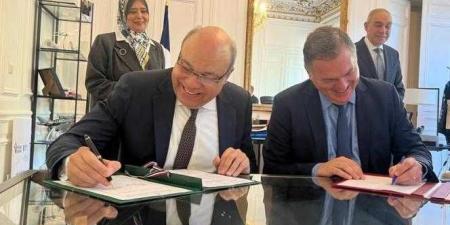 وزير الطيران المدني المصري ووزير النقل الفرنسي يوقعان اتفاقية ترتيبات فنية لتعزيز التعاون في مجالات الطيران المدني المختلفه - هرم مصر