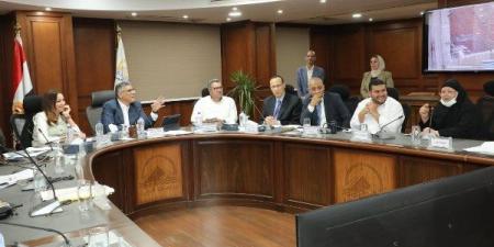 محافظ الجيزة يعقد اللقاء الأسبوعي لبحث شكاوى وطلبات المواطنين - هرم مصر