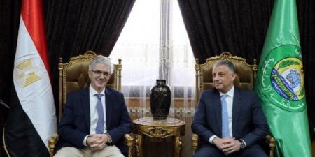 محافظ الإسماعيلية يستقبل وفد الاتحاد الأوروبي لبحث فرص الاستثمار - هرم مصر