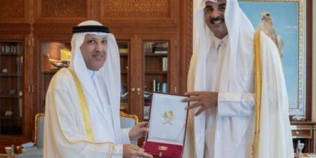 أمير قطر يمنح سفير الكويت في الدوحة وسام (الوجبة) - هرم مصر