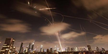 سقوط صواريخ إيرانية في مواقع بمنطقة وسط إسرائيل - هرم مصر