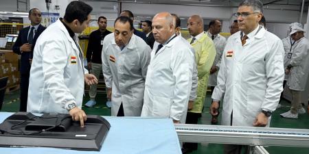 مدبولى يتفقد مشروع تصنيع أجهزة شاشات التليفزيون والهواتف المحمولة - هرم مصر