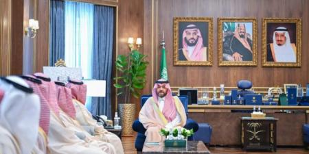 أمير الحدود الشمالية يتابع تنفيذ خطة تفويج الحجاج الإيرانيين عبر منفذ جديدة عرعر - هرم مصر