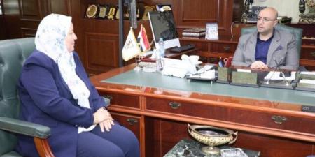 «لم ينجح إلا طالبة».. محافظ بني سويف يقرر إعفاء إدارة مدرسة بعد رسوب جماعي للطلاب - هرم مصر