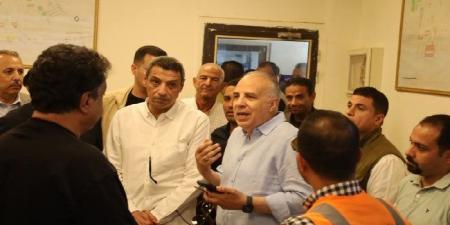 وزير الري ومحافظ السويس يتفقدان محطة مياه شرب السويس - هرم مصر