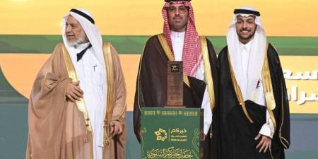 محافظ جدة يكرم الطالب خيمي بعد فوزه بلقبين في حفظ القرأن الكريم - هرم مصر