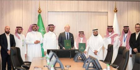 نوفا تطلق رحلة زراعة 200 ألف شجرة بالتعاون مع مركز تنمية الغطاء النباتي ومكافحة التصحر - هرم مصر