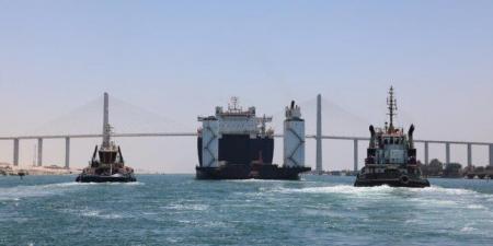 قناة السويس تشهد عبور سفينة الحاويات العملاقة CMA CGM JULES VERNE - هرم مصر