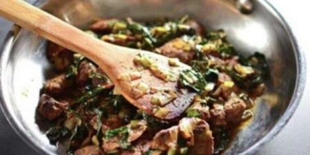 غنية بالحديد.. طريقة عمل كبدة الدجاج بالبصل - هرم مصر