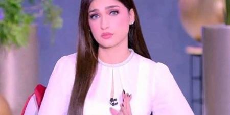 ياسمين عز: لو لقيتي جوزك بيتسحب على طراطيف صوابعه.. مش بيخونك ده رايح يتفرج على الأهلي في كأس العالم - هرم مصر