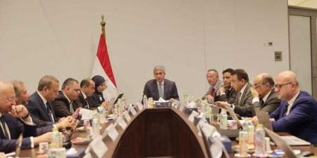 وزير السياحة والآثار يترأس اجتماع مجلس إدارة هيئة المتحف المصري الكبير - هرم مصر