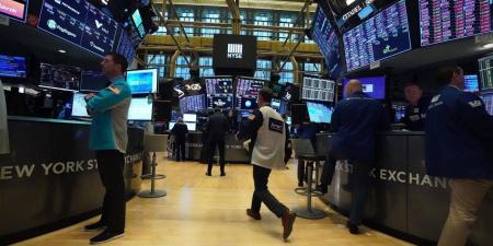 الأسهم الأمريكية ترتفع مع هدوء الرد الإيراني.. والنفط يهبط 6% - هرم مصر