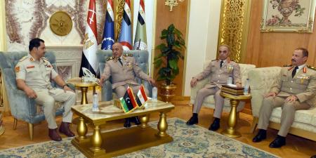 المتحدث العسكري المصري: رئيس أركان حرب القوات المسلحة استقبل الفريق صدام حفتر لبحث الأمن الحدودي - هرم مصر