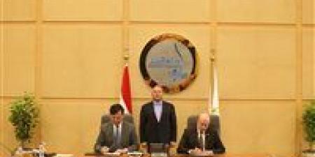 وزير النقل يشهد توقيع عقد بناء سفينتين جديدتين من سفن الصب الجاف العملاقة - هرم مصر