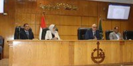 محافظ القليوبية يناقش خطة ترشيد الكهرباء وتطوير الخدمات للمواطنين - هرم مصر