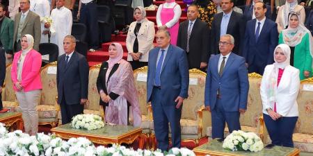 رئيس جامعة كفر الشيخ يشهد حفل تخريج طلاب التربية النوعية .. صور - هرم مصر