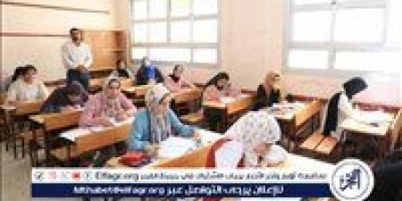 بدء امتحان الفيزياء لشعبة علمي والتاريخ للأدبي لطلاب الثانوية العامة "نظامين الجديد والقديم" - هرم مصر