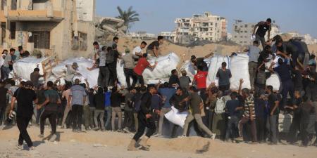 العشائر بغزة تواجه فوضى الاحتلال وتؤمّن المساعدات لأصحابها - هرم مصر