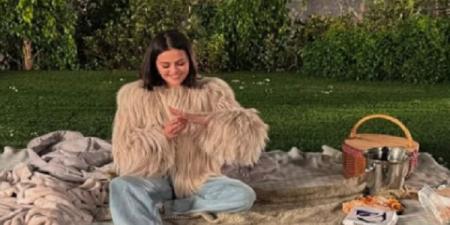 سيلينا جوميز تشارك في الموسم الثاني من WIZARDS BEYOND WAVERLY PL - هرم مصر